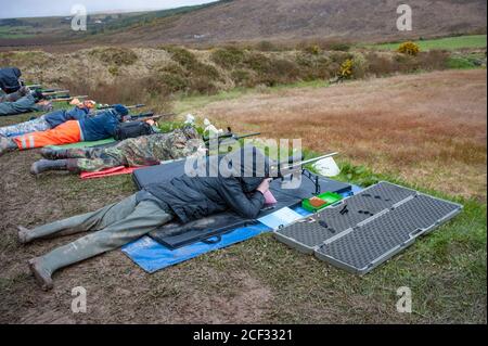 Castlemaine, Irlande - 28 mars 2015 : tir à la cible du fusil au stand de tir de Castlemaine, le tir à la cible a gagné en popularité en Irlande même avec certains Banque D'Images