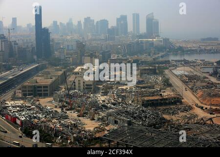 Beyrouth, Liban. 03ème septembre 2020. Vue sur les entrepôts dévastés du port de Beyrouth, le lieu de l'explosion massive qui a secoué Beyrouth le 04 août 2020. Credit: Marwan Naamani/dpa/Alamy Live News Banque D'Images