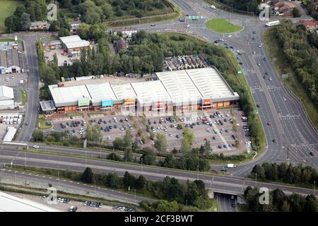 Vue aérienne de Stanley Green Retail Park, Handforth, Cheadle Hulme, Banque D'Images