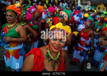 Les danseurs afro-colombiens du quartier de Alameda Reyes participent au festival San Pacho à Quibdó, en Colombie. Banque D'Images