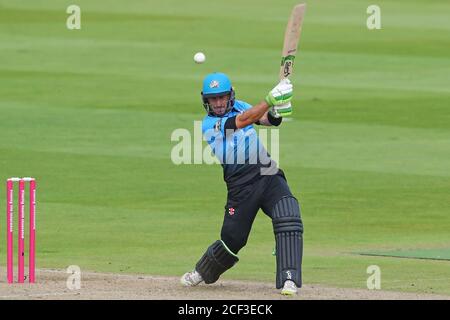 Edgbaston, Royaume-Uni. 03ème septembre 2020. EDGBASTON, ANGLETERRE. SEPTEMBRE 03 2020: Daryl Mitchell de Worcestershire joue un tir lors du match de cricket de Vitoria Blast T20 Worcestershire Rapids contre le Somerset au terrain de cricket d'Edgbaston, Birmingham, Angleterre. Le 3 septembre 2020 (photo de Mitchell Gunn/ESPA-Images) crédit: European Sports photo Agency/Alay Live News Banque D'Images