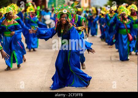 Des danseurs afro-colombiens du quartier de Pandeyuca se produisent lors du festival San Pacho à Quibdó, en Colombie. Banque D'Images