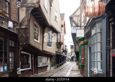 Rue médiévale de Shambles, Newgate, York, Yorkshire du Nord, Angleterre, Royaume-Uni Banque D'Images