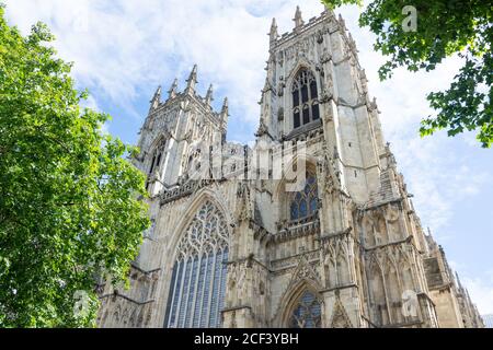 West Towers, York Minster, Precentor's court, York, North Yorkshire, Angleterre, Royaume-Uni Banque D'Images