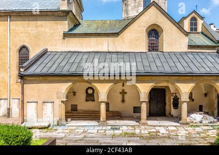 Lviv, Ukraine - 1 août 2018 : bâtiment de rue Virmenska extérieur de la cathédrale arménienne et architecture historique dans la ville ukrainienne Banque D'Images