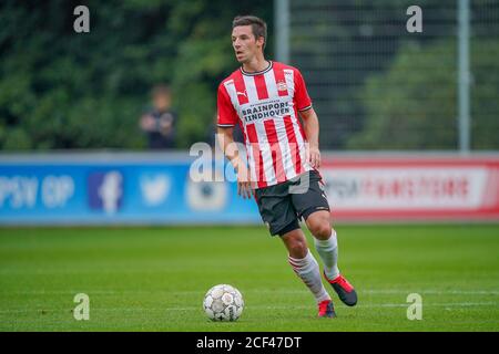 EINDHOVEN, PAYS-BAS - SEPTEMBRE 3 : Nick Viergever de PSV pendant le match amical d'avant-saison entre PSV et Viktoria Koln le 3 septembre 2020 à Eindhoven, pays-Bas. *** Légende locale *** Nick Viergever Banque D'Images