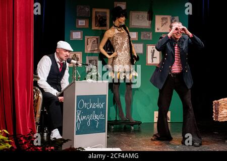 Micha Winkler und Thomas Schuch, Gartengegflüster - Text miez Musik im Dresdner FriedrichstaTT Palast, 02.09.2020 Banque D'Images
