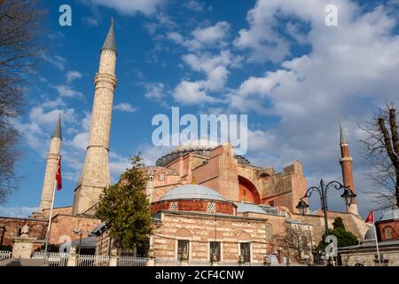 Istanbul, Turquie - 03 mars 2018 : Hagia Sophia / Ayasofya. La mosquée Sainte-Sophie est le célèbre bâtiment historique d'Istanbul. Turquie. Banque D'Images