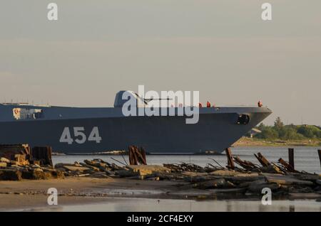 Août 2020 - Severodvinsk. Frégate militaire russe 'Admiral Gorshkov'. Russie, région d'Arkhangelsk Banque D'Images