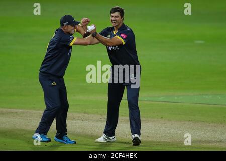 Edgbaston, Royaume-Uni. 03ème septembre 2020. EDGBASTON, ANGLETERRE. 03 2020 SEPTEMBRE : le chant de Lange de Glamorgan célèbre la prise de la cricket de Richard Levi de Northants lors du match de cricket Vitoria Blast T20 Northants contre Glamorgan au terrain de cricket d'Edgbaston, Birmingham, Angleterre. Le 3 septembre 2020 (photo de Mitchell Gunn/ESPA-Images) crédit: European Sports photo Agency/Alay Live News Banque D'Images