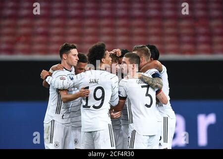 Stuttgart, Allemagne. 2020. Goaljubel après le 1-0: Julian Draxler (Allemagne), Thilo Kehrer (Allemagne), Leroy Sane (Allemagne), goalschuetze Timo Werner (Allemagne), Robin Gosens (Allemagne), Toni Kroos (Allemagne) et Emre CAN (Allemagne) (de gauche). GES/Soccer/UEFA Nations League: Allemagne - Espagne, 03.09.2020 - football/Soccer: UEFA Nations League: Allemagne contre Espagne, Stuttgart, 3 septembre 2020 | usage dans le monde crédit: dpa/Alay Live News Banque D'Images