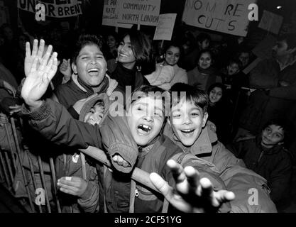 Des manifestations contre les réductions du financement de l'éducation dans le quartier de Brant à Londres ont lieu à l'hôtel de ville de Brant, à Forty Lane, à Wembley. 01 février 1993. Photo: Neil Turner Banque D'Images