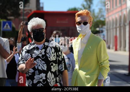 Venise, Latium, ITALIE. 3 septembre 2020. 02/09/2020 Venise, 77e Festival International du film de Venise, l'arrivée de Pedro Almadovar et Tilda Swinton crédit: Fabio Sasso/ZUMA Wire/Alay Live News Banque D'Images