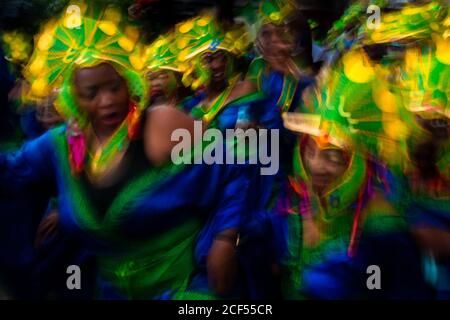 Des danseurs afro-colombiens du quartier de Pandeyuca se produisent lors du festival San Pacho à Quibdó, en Colombie. Banque D'Images