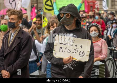 Londres - septembre 2020 : manifestations de la rébellion de l'extinction dans le centre de Londres en campagne sur les questions de changement climatique Banque D'Images