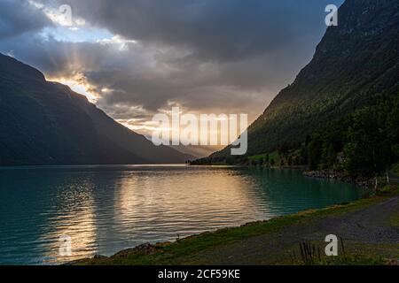 Lac Lovatnet près de Stryn, Norvège Banque D'Images