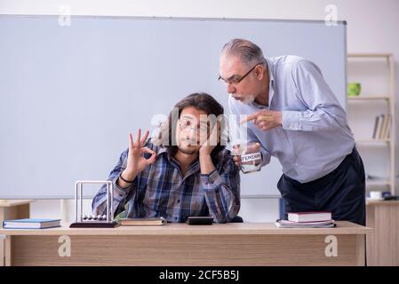 Deux employés dans le concept de retraite Banque D'Images