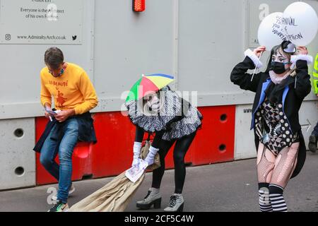 Londres, Royaume-Uni. 03 septembre 2020. Extinction les militants de la rébellion défilent « Carnaval de la corruption » à Londres. Crédit: Waldemar Sikora Banque D'Images