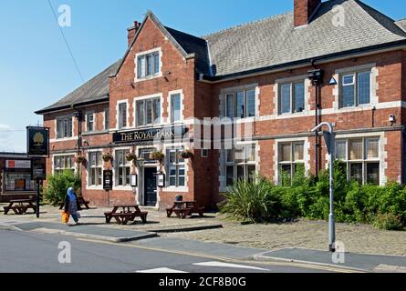 Le pub Royal Park, Queen's Road, Hyde Park, Leeds, West Yorkshire, Angleterre Banque D'Images