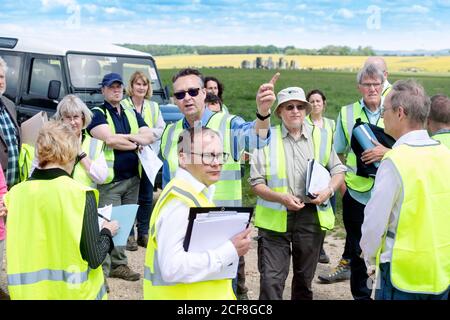 Des inspecteurs et des parties intéressées visitent la région de Stonehenge en partie d'un examen de six mois de la proposition de construire un Tunnel routier pour l'A303 Banque D'Images