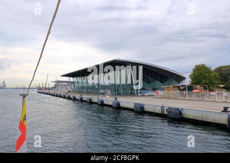 21 2020 août - Rostock-Warnemünde, Mecklembourg-Poméranie-Occidentale/Allemagne: Le terminal passagers des navires de croisière Banque D'Images