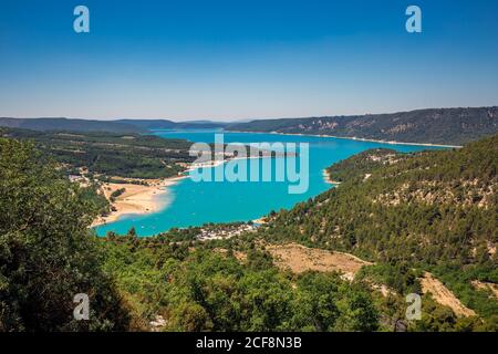 Vue sur la baie de Cannes la Napoule. Côte d'Azur, Provence, France, Europe. Banque D'Images