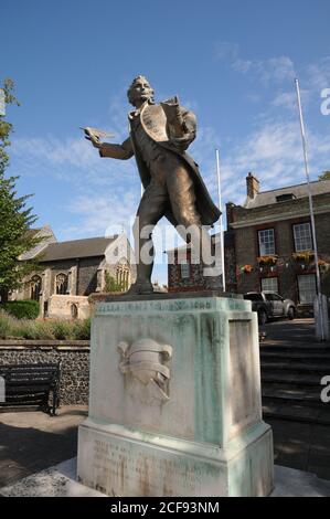 Statue de Thomas Paine, Thetford, Norfolk. Thomas Paine fut l'un des grands champions de la démocratie et l'une des plus grandes figures politiques de son époque. Banque D'Images