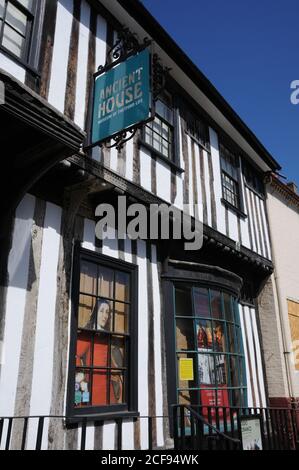 La maison antique, Thetford, Norfolk, a été construite c1490 et donnée à la ville en 1921 par le prince Frederick Duleep Singh pour être utilisé comme musée. Banque D'Images