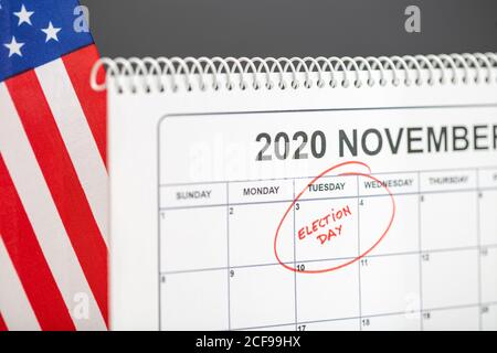 Le 3 novembre 2020 concept du jour d'élection. Calendrier du bureau avec le 3 novembre marqué en rouge Banque D'Images