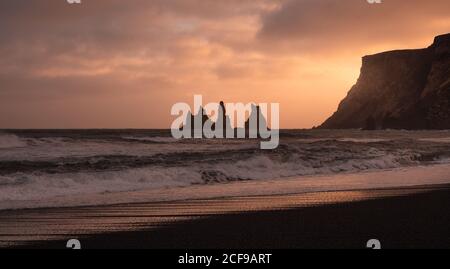 Longue étendue de sable noir dans Iceland Vik Sand Beach Banque D'Images
