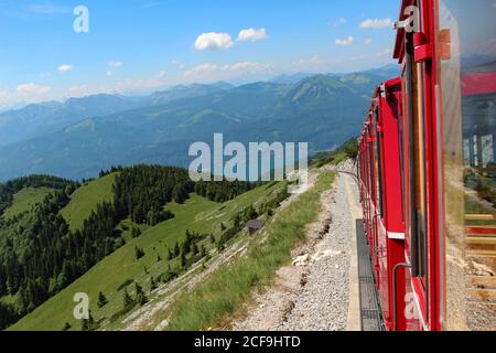 Belle vue depuis une fenêtre de train Banque D'Images