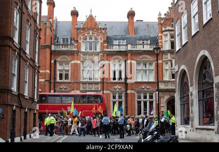 Londres, Royaume-Uni. 4 septembre 2020. Cinquième jour de l'extinction manifestation de 10 jours de la rébellion. Des manifestations sont organisées à l'échelle internationale. Les manifestations en Angleterre visent à amener les députés à soutenir le projet de loi sur l’urgence climatique et écologique et à s’opposer au HS2. Crédit : Liam Asman/Alay Live News Banque D'Images