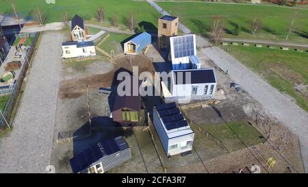 Vue aérienne sur les petites maisons d'Almere, pays-Bas Banque D'Images