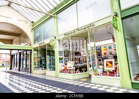 Intérieur de l'arcade à Letchworth Garden City, Hertfordshire, Royaume-Uni Banque D'Images