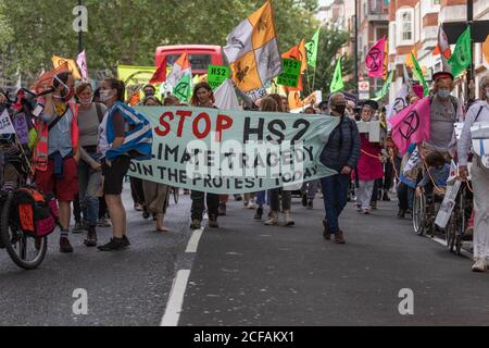 Londres, Royaume-Uni. 4 septembre 2020. Extinction rébellion protestation contre HS2. Il y a un rassemblement sur la place du Parlement avant une marche au ministère des Transports. Penelope Barritt/Alamy Live News Banque D'Images