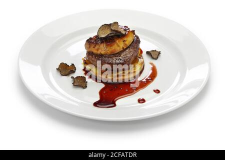 Plat de steak de bœuf français au foie gras et aux truffes appelé Tournedos Rossini. Banque D'Images