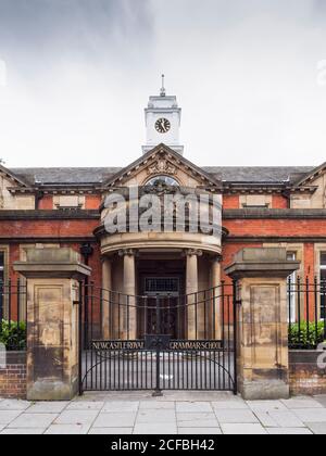 Gates of Newcastle Royal Grammer School à Jesmond, Newcastle upon Tyne, Royaume-Uni Banque D'Images