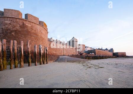 Forteresse, remparts de la ville, Saint-Malo, Bretagne Frankreich, France Banque D'Images