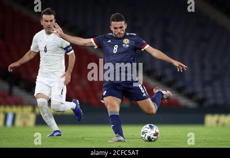 John McGinn en Écosse lors du match F de l'UEFA Nations League au parc Hampden, à Glasgow. Banque D'Images