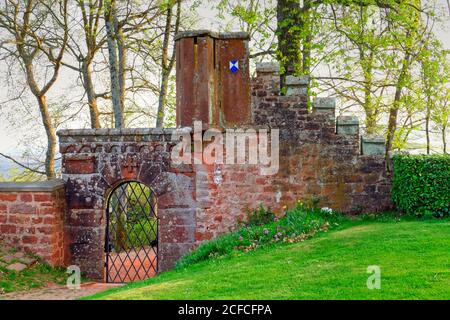 Entrée au Klause à Kastel-Staadt, Vallée du Saar, Rhénanie-Palatinat, Allemagne Banque D'Images