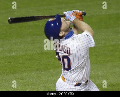 Les mets de New York Pete Alonso se succissent au huitième repas contre les Phillies de Philadelphie à Citi Field le vendredi 4 septembre 2020 à New York. Photo de John Angelillo/UPI Banque D'Images