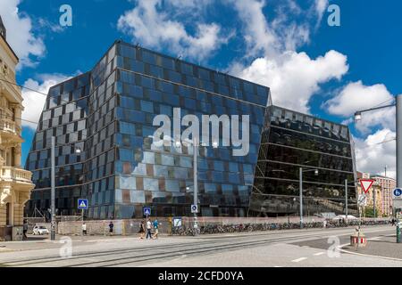 Bâtiment moderne de la bibliothèque universitaire, Freiburg, Freiburg im Breisgau, Bade-Wurtemberg, Allemagne, Europe Banque D'Images