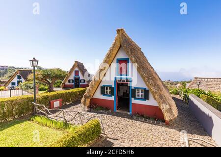 Portugal, île de Madère, côte nord, Santana, Casa de Colmo, maison de campagne traditionnelle Banque D'Images