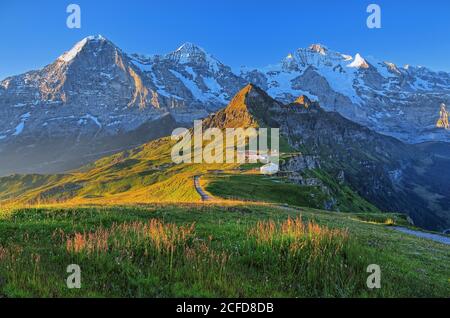 Panorama depuis le Maennlichen avec le triumvirat du massif de l'Eiger, du Moench et de la Jungfrau, Wengen, région de la Jungfrau, Alpes bernoises, Oberland bernois Banque D'Images