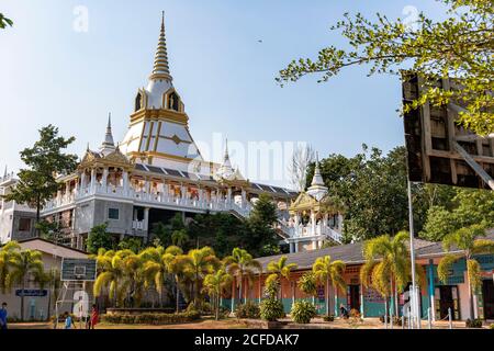 Wat Laem Sak - Temple de la baie de Phang Nga, Laem Sak. Région de Krabi, Thaïlande Banque D'Images