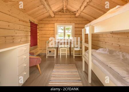 Vue intérieure cabane en bois norvégien, cabine en bois, Kabelvag, Nordland, Norvège Banque D'Images