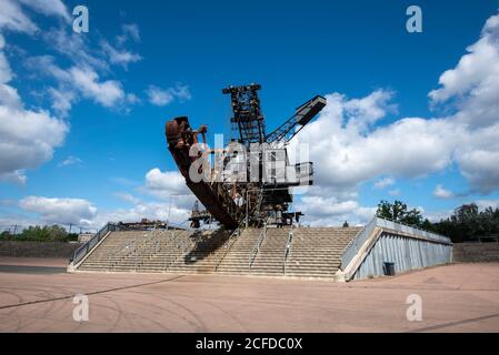 Allemagne, Saxe-Anhalt, Gräfenhainichen, anciennes pelles à charbon brun, technologie minière à ciel ouvert, Ferropolis, ville de fer. Banque D'Images