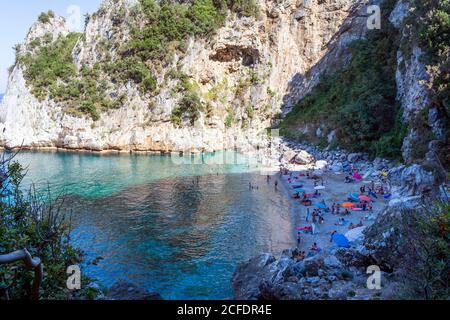 Pélion, plage de Fakistra, Grèce - août 11 2020: Plage éloignée Fakistra dans la région de Pélion en Grèce Banque D'Images