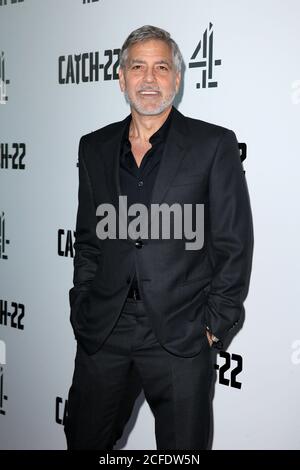 George Clooney participe à la première de Londres de 'Catch-22' à vue Westfield le 15 mai 2019 à Londres, Royaume-Uni. Banque D'Images