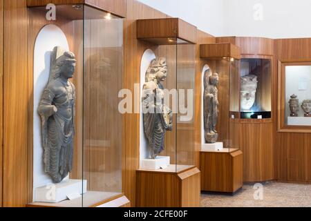 Anciennes statues du bouddhisme Gandhara, sculpture en pierre, Galerie de Gandhara, Musée national du Pakistan, Karachi, Sindh, Pakistan, Asie du Sud, Asie Banque D'Images